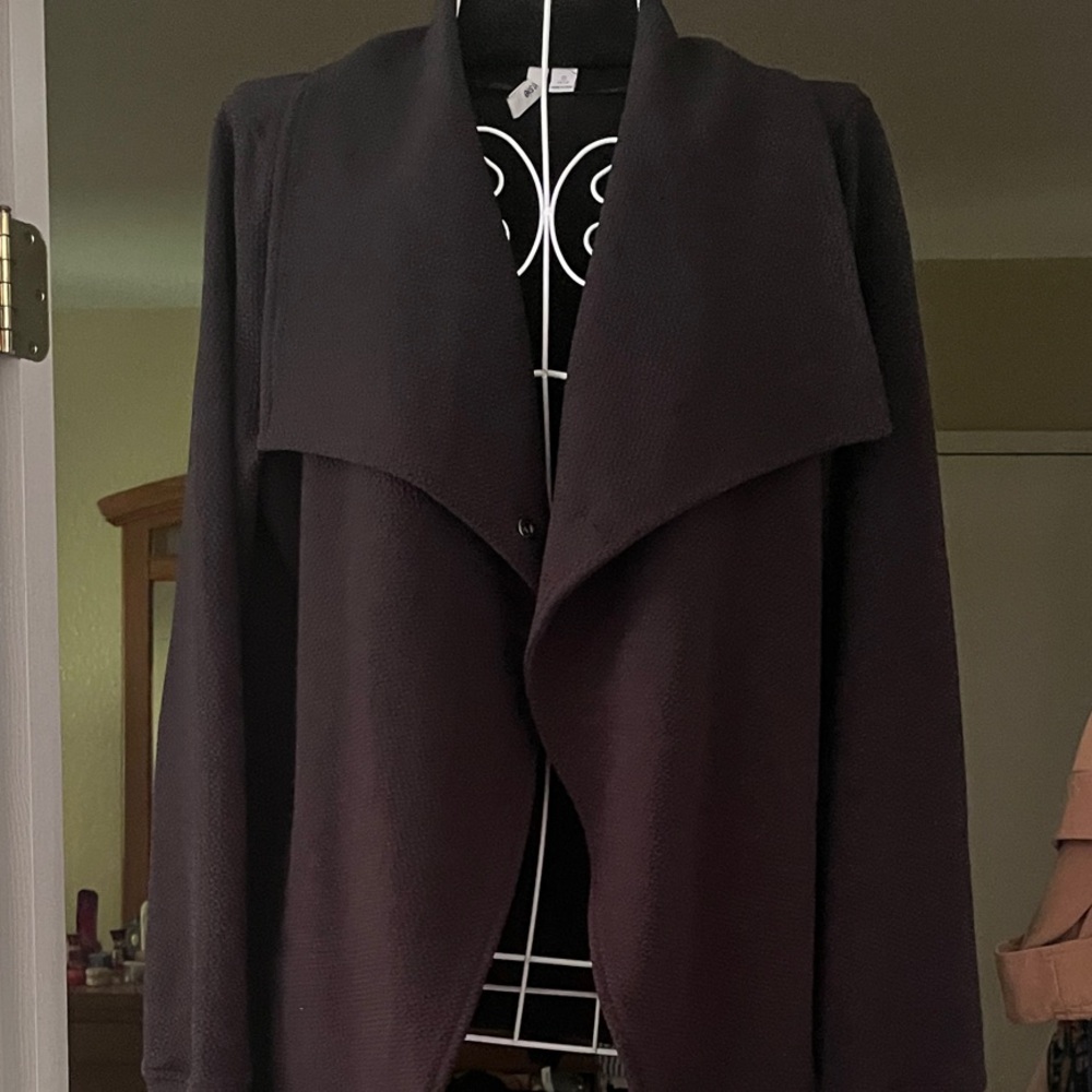 Kenzie Black open cardigan size small